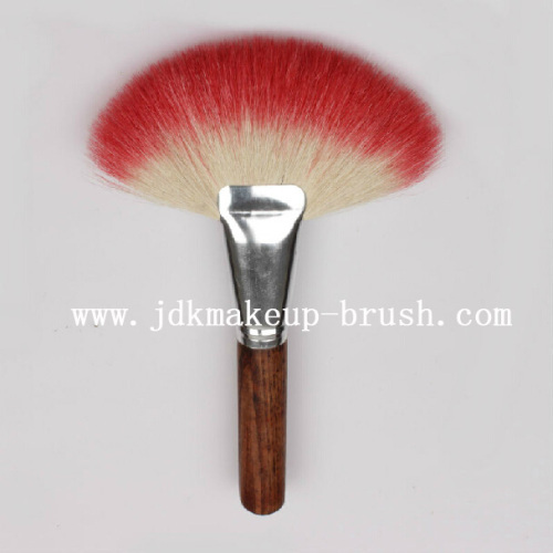 Racoon hair fan brush