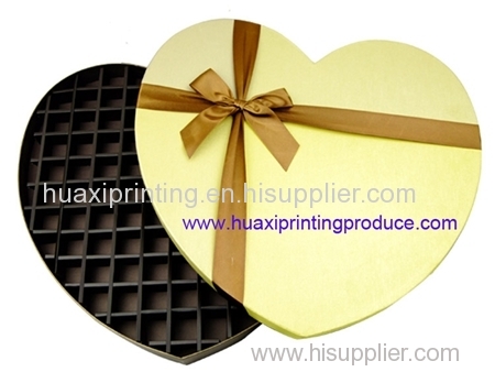heart shaped chocolate boxes with grid