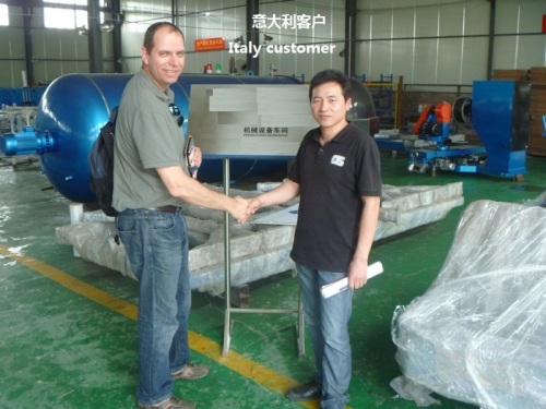 Italy customer-Shanghai Robin tire retreading equipment