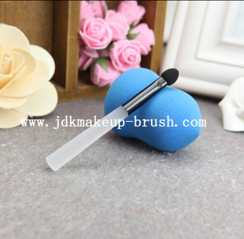 Short Frosted Acrylic Handle Eyeshadow Applicator