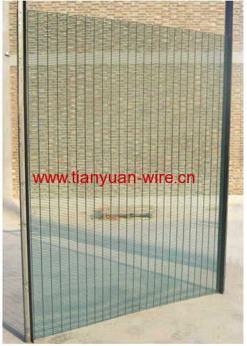 Heavy high security mesh PVC coated