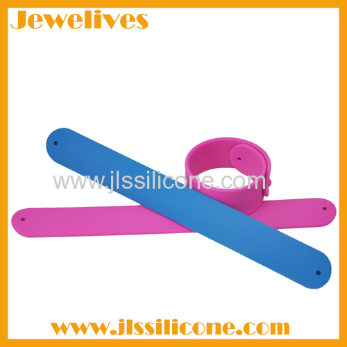 Silicone slap wristband easy to use