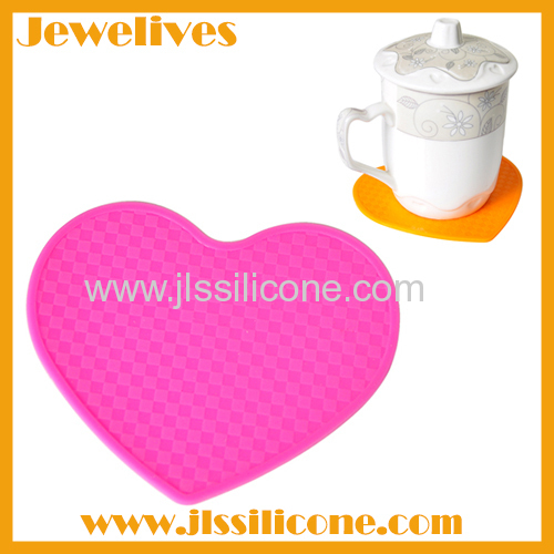 Silicone cup mat heart style