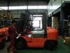 Electric Diesel Forklift Truck Moving Cargo In Pallets , Load Capacity 3000KG