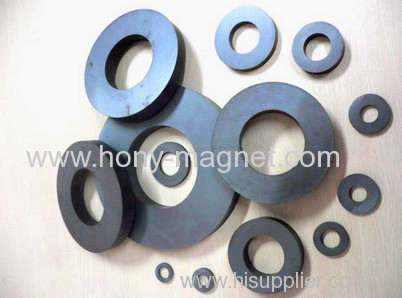 radially oriented permanent ferrite magnet ring