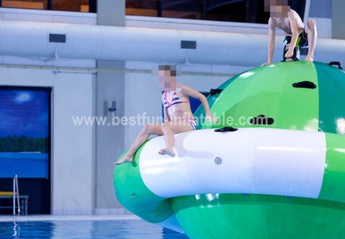 Floating inflatable water leisure park