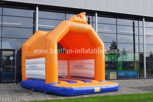 Bouncy castle Moolenaar custom brokers