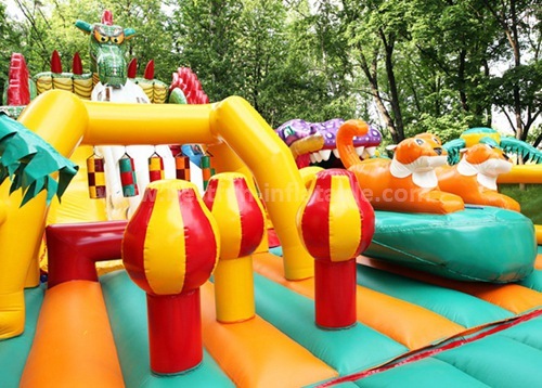 Attractive inflatable dragon slide