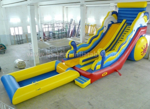 Long inflatable pool slide