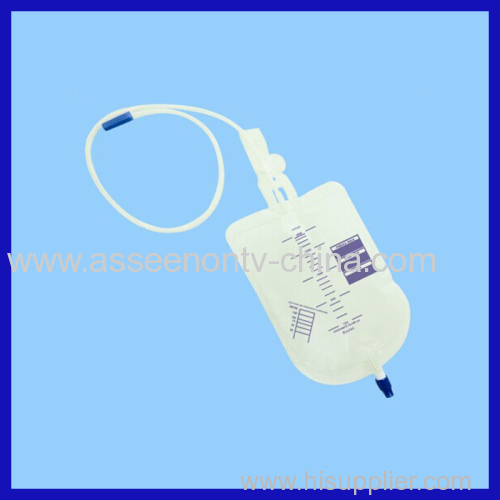 Disposable urinary bag with drip chamber