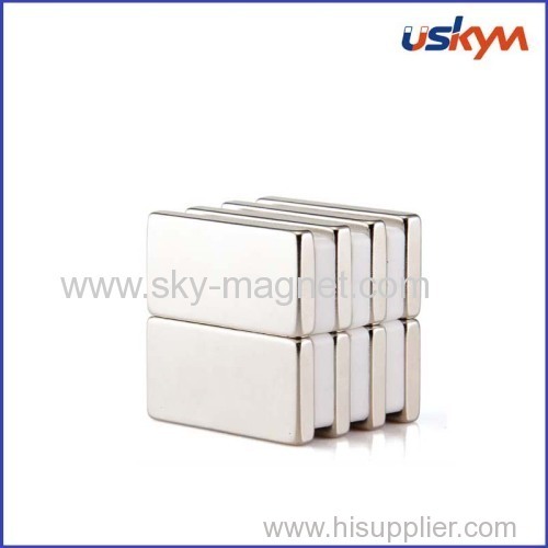 Top performance permanent magnet