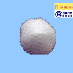 Dry barrier powder material for aluminium electrolytic cell