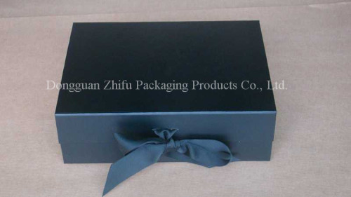 Foldable magnetic closure gift box with ribbon