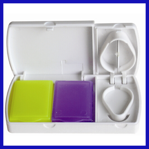 Manual type plastic pill box
