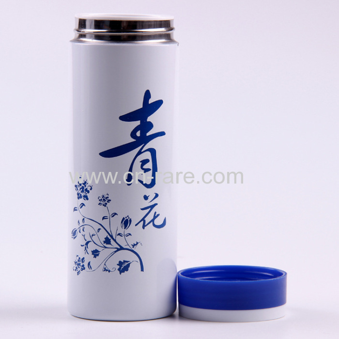 The blue and white porcelain cup printing 