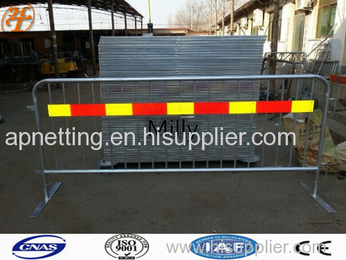 Pedestrian corwd control barricade fence/Galvanised steel tube pedestrian barriers professional factory in China