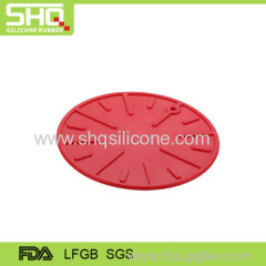 Embossed round shape silicone pot holder