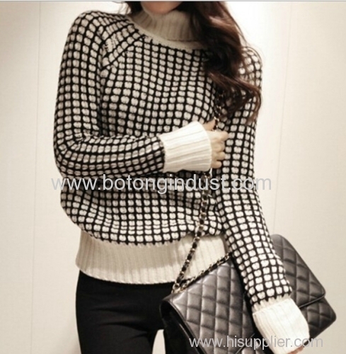 High-necked black and white plaid thickening loose pullover sweater