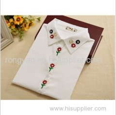 Women's white flower embroidery shirt