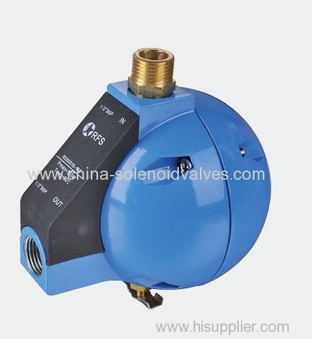 Float type drain valve