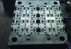 Precision injection mould 1