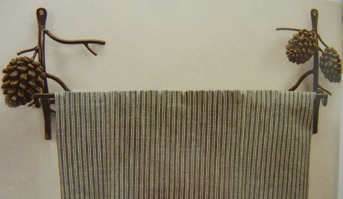 Towel hanger with single tube metal material