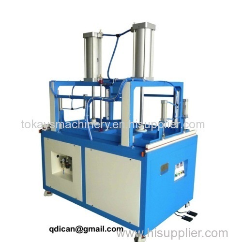 Vacuum pillow packing machine