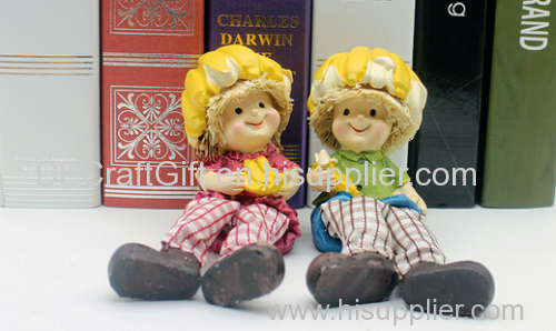 Polyresin figurine of people valuable souvenir gift