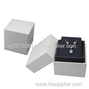 White Paper Necklace Box