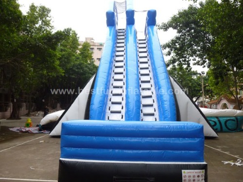 Big air bag with inflatable jumping platform