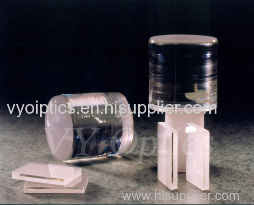 Optical LiTaO3 crystal lenses