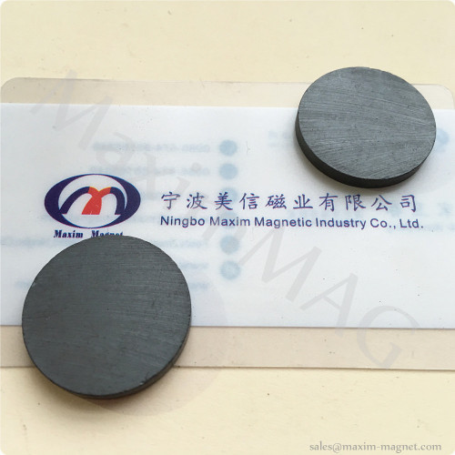 Disc round ferrite magnets