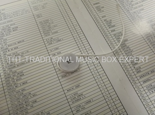 CLOCKWORK MUSIC BOX PULLEY CORD DEVICE