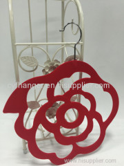 Red velvet flower design non-slip scarf hanger made in China