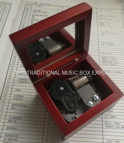 WINE WIND UP WOODEN MUSIC BOXES