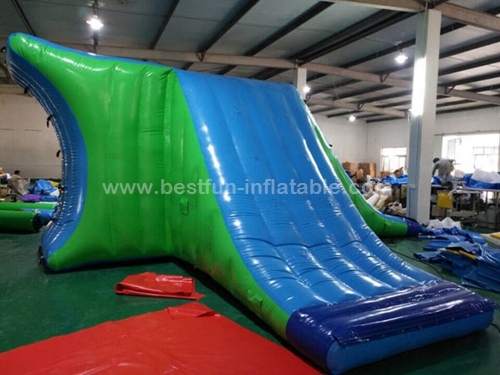 Giant inflatable floating water action tower for water park