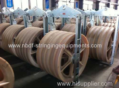 Four bundled Conductors Stringing Pulleys with Five rollers central steel roller