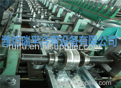 Floor panel roll forming machine