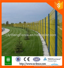 China Alibaba home garden 3d folds welded wire mesh fence
