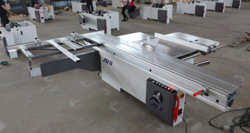 Sliding Table Saw for woodworking