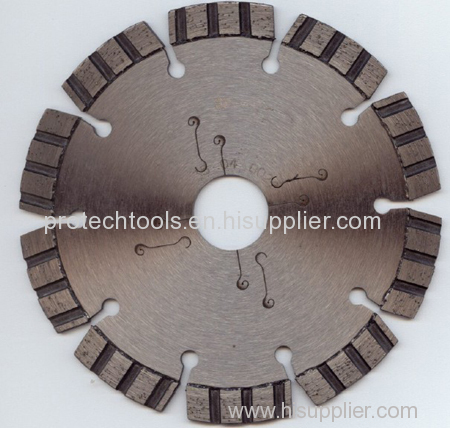 Laser welded turbo segmented diamond blade with low noise laser cutting slot