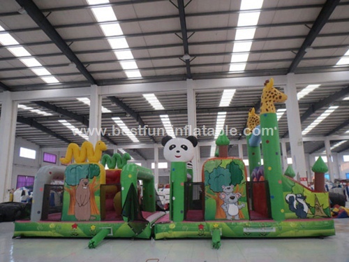 China Parcours Zoo Theme Inflatable Obstacle Playground