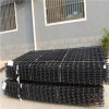 Woven wire mesh for screening minerals