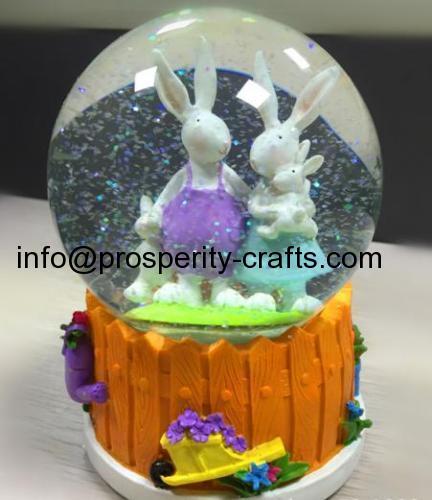 Polyresin Easter Snowglobe / Waterglobe