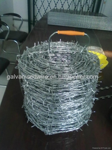 2014Hot-Salel! Low Price Galvanized/PVC Coated Barbed Wire