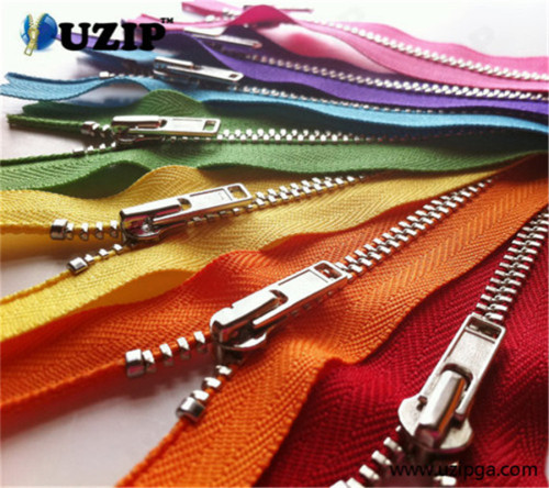 zipper 5 closed with different color