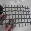 Woven wire mesh for screening minerals