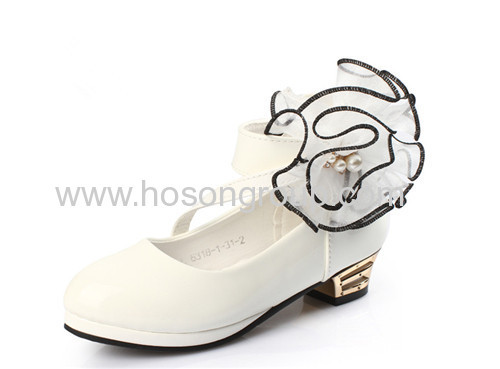 Low heel flower velcro and ankle strap children dress shoes