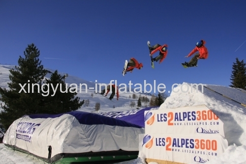 Giant Inflatable Jump Big Air Bag For Skiing and Sonwboard