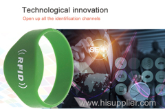RFID oval silicone wristband Product model:ZT-CH-002